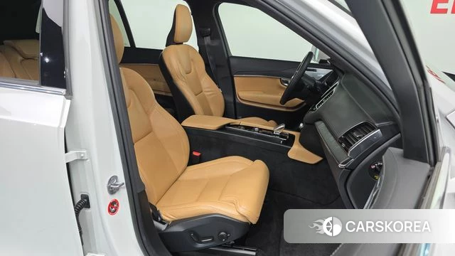 Volvo XC90 second Generation 2022 Белый из Кореи, фото 2