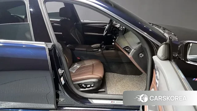 BMW 6 Series GT (G32) 2022 Черный из Кореи, фото 2