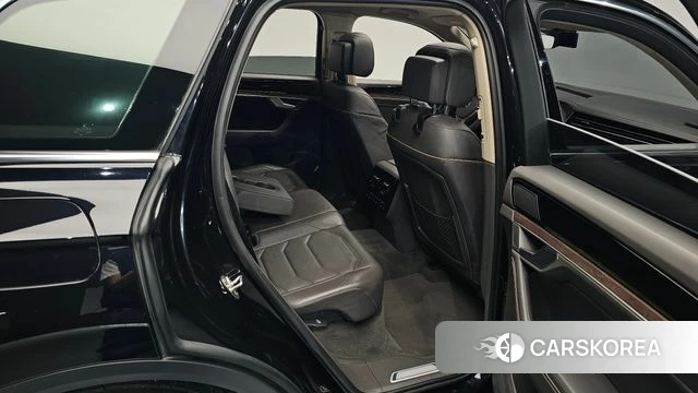 Volkswagen Touareg 3rd generation 2020 Черный из Кореи, фото 2