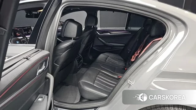 BMW 5 Series (G30) id 3011790 из Кореи 2