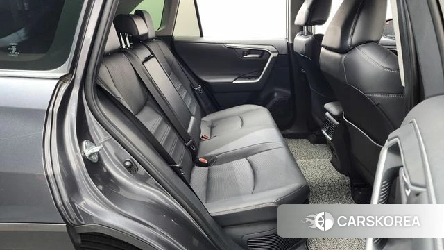 Toyota RAV4 5th Generation 2023 Серый из Кореи, фото 2