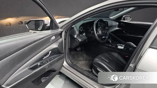 Hyundai Avante Hybrid (CN7) 2021 Серебристо-серый из Кореи, фото 2