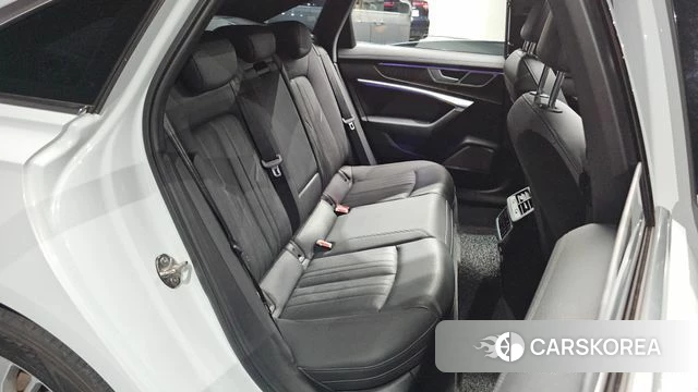 Audi A6 (C8) 2020 Белый из Кореи, фото 2