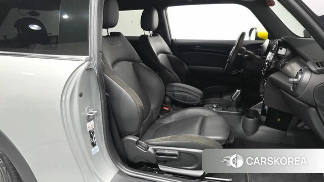 Mini Cooper Electric 2022 Серебряный из Кореи, фото 2