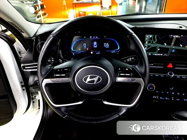 Hyundai The New Avante (CN7) 2023 Белый из Кореи, фото 2