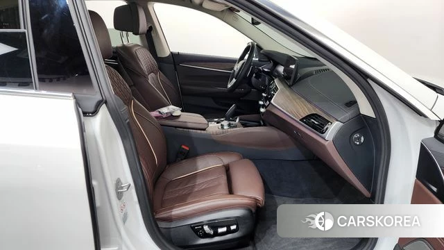 BMW 6 Series GT (G32) 2023 Белый из Кореи, фото 2