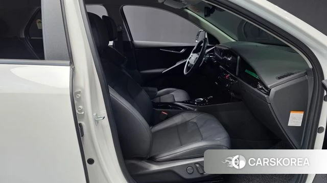 Kia Di Ol Nu Niro 2024 Белый из Кореи, фото 2