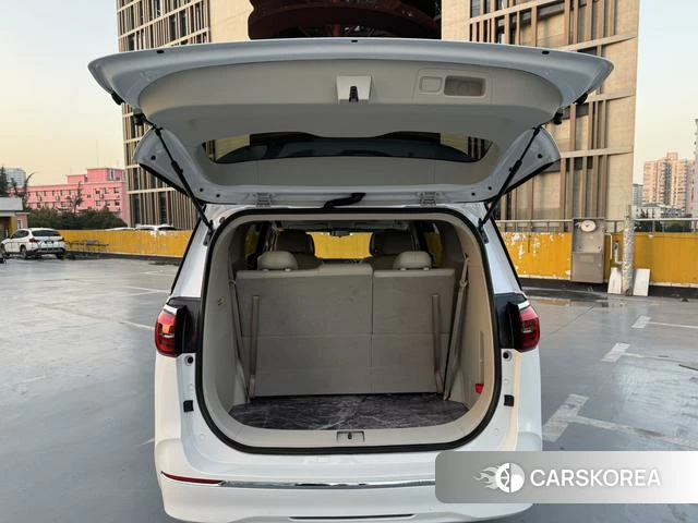 Buick GL8 2022 Белый из Китая, фото 2