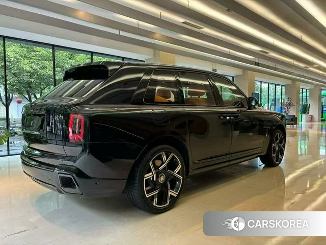 Rolls-Royce Cullinan 2024 Черный из Китая, фото 2