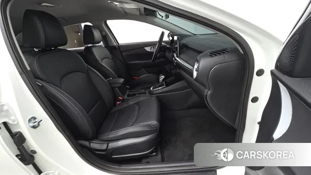 Kia The New K3 2nd generation 2021 Белый из Кореи, фото 2