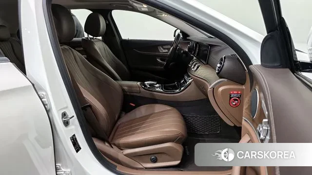 Mercedes-Benz E-Class W213 2019 Белый из Кореи, фото 2