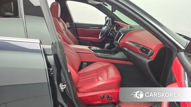 Maserati Levante 2019 Черный из Кореи, фото 2