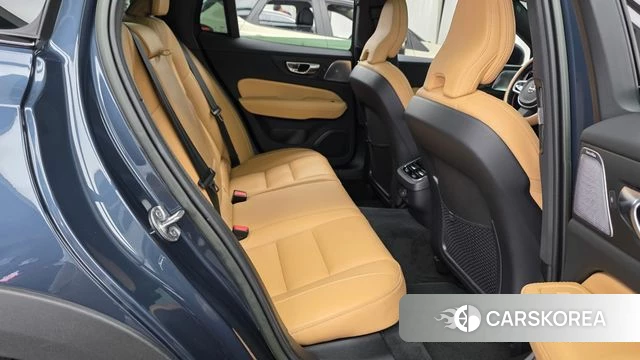 Volvo V60 Cross-Country 2nd Generation 2022 Синий из Кореи, фото 2