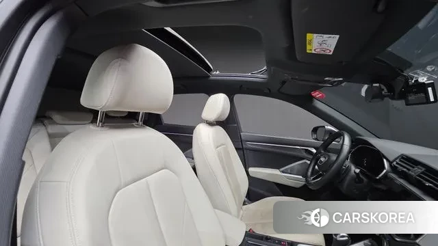 Audi Q3 (F3) 2023 Серый из Кореи, фото 2