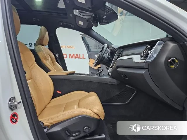 Volvo XC60 second Generation 2019 Белый из Кореи, фото 2
