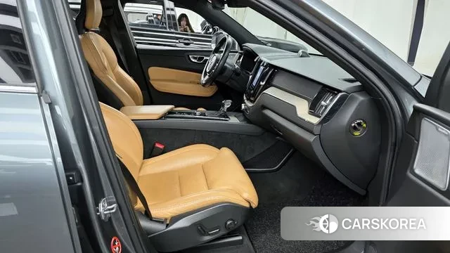 Volvo XC60 second Generation 2018 Серый из Кореи, фото 2