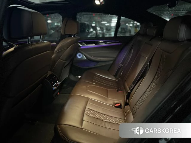 BMW 5 Series (G30) 2021 Серый из Кореи, фото 2