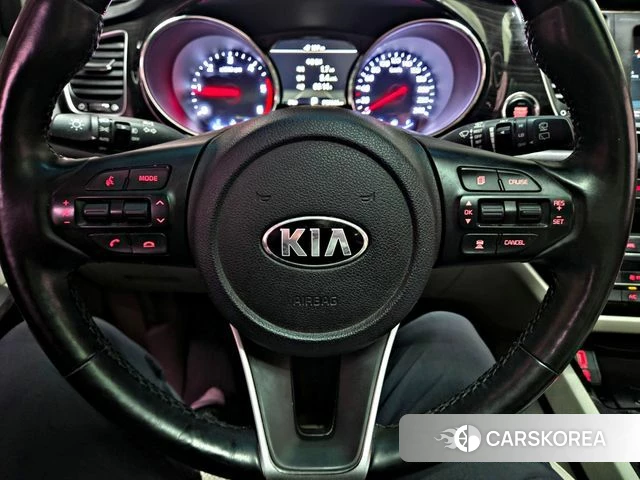 Kia The New Carnival 2018 Белый из Кореи, фото 2