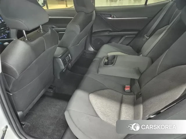 Toyota Camry (XV70) 2023 Белый из Кореи, фото 2