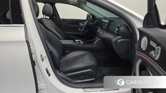 Mercedes-Benz E-Class W213 2020 Белый из Кореи, фото 2