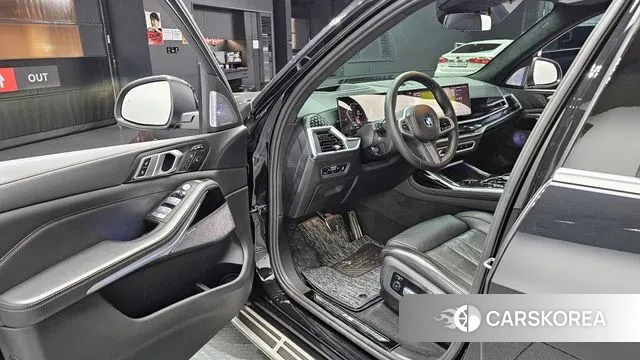 BMW X7 (G07) 2023 Черный из Кореи, фото 2