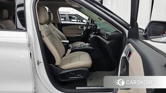 Ford Explorer 6th Generation 2020 Белый из Кореи, фото 2