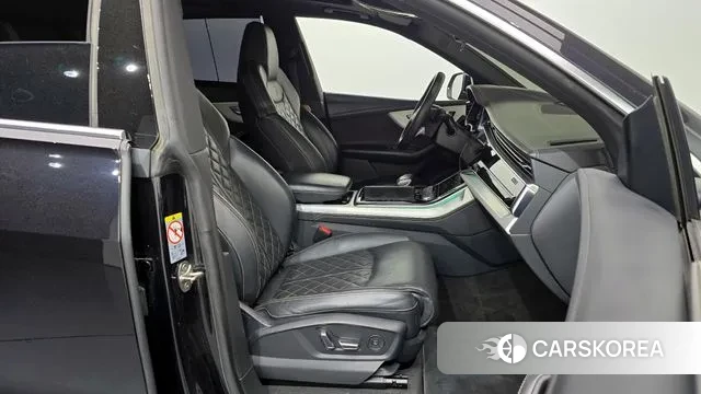 Audi Q8 (4M) 2021 Черный из Кореи, фото 2