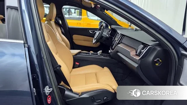 Volvo XC60 second Generation 2022 Синий из Кореи, фото 2