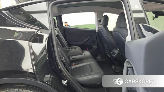 Tesla Model Y 2024 Черный из Кореи, фото 2