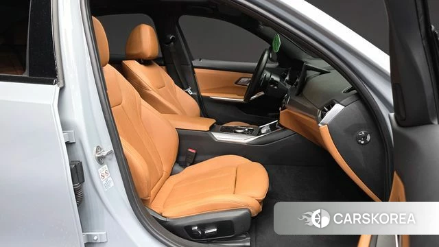 BMW 3 Series (G20) 2023 Серебристо-серый из Кореи, фото 2