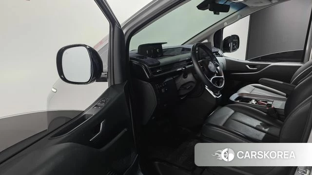 Hyundai Staria 2024 Серебристо-серый из Кореи, фото 2