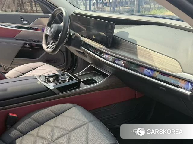 BMW 7 series 2024 Черный из Китая, фото 2