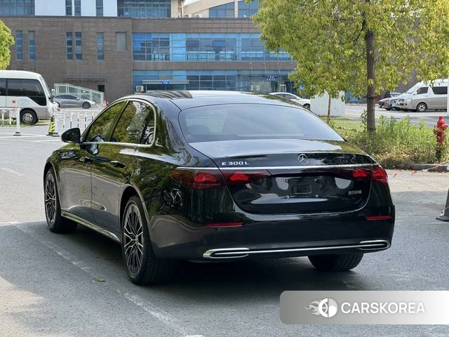 Mercedes-Benz E-class 2024 Черный из Китая, фото 2