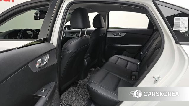 Kia The New K3 2nd generation 2021 Белый из Кореи, фото 2