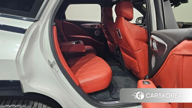 BMW XM (G09) 2023 Белый из Кореи, фото 2