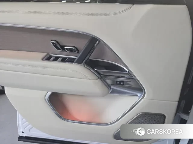 Land Rover Range Rover 5th Generation 2024 Белый из Кореи, фото 2