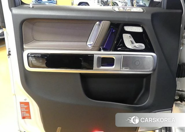 Mercedes-Benz G-Class W463b 2023 Серебряный из Кореи, фото 2