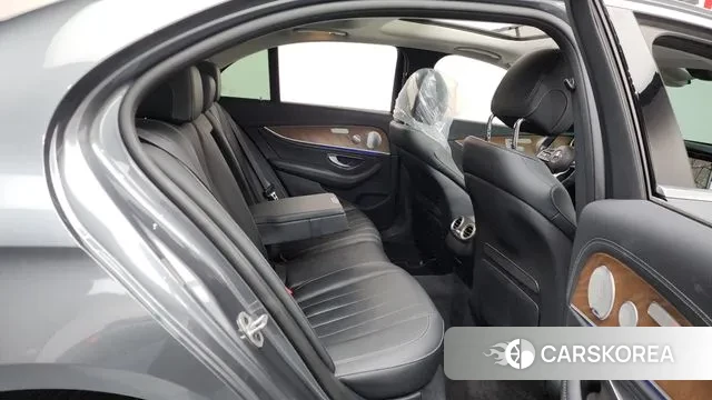 Mercedes-Benz E-Class W213 2019 Серый из Кореи, фото 2