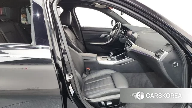 BMW 3 Series (G20) 2022 Черный из Кореи, фото 2