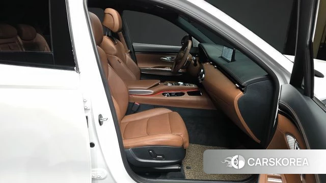 Genesis GV70 2023 Белый из Кореи, фото 2