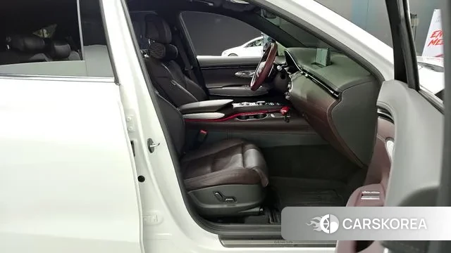 Genesis GV70 2023 Белый из Кореи, фото 2