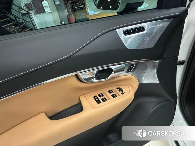 Volvo XC90 second Generation 2022 Белый из Кореи, фото 2
