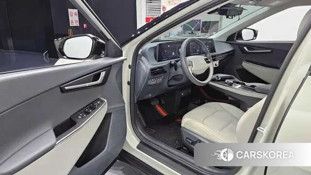 Kia EV6 2023 Жемчужный цвет из Кореи, фото 2