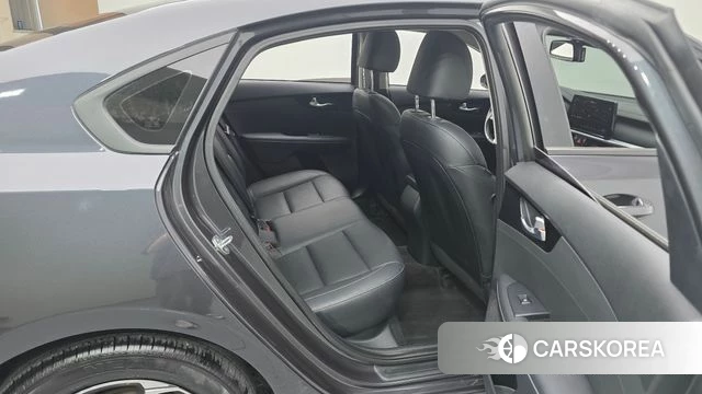 Kia The New K3 2nd generation 2022 Серый из Кореи, фото 2