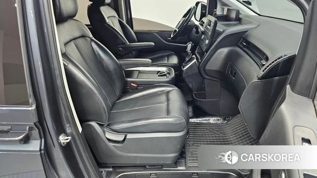 Hyundai Staria 2023 Серый из Кореи, фото 2