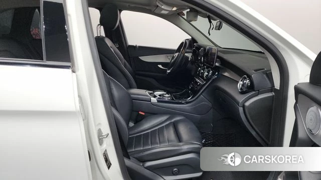 Mercedes-Benz GLC-Class X253 2018 Белый из Кореи, фото 2