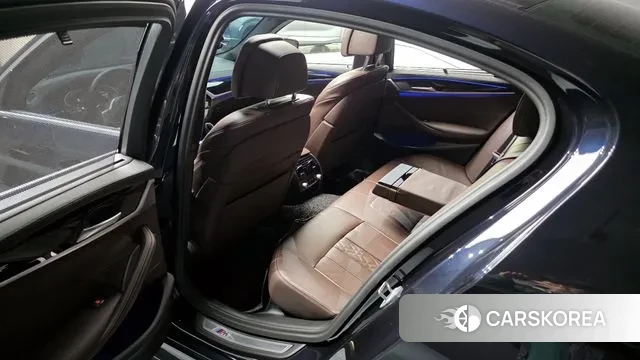 BMW 5 Series (G30) 2023 Черный из Кореи, фото 2