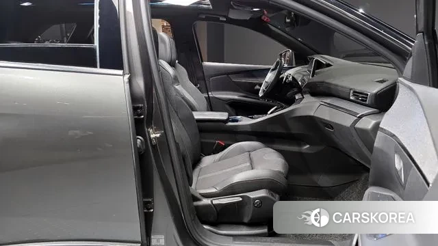 Peugeot 3008 second generation 2020 Серый из Кореи, фото 2