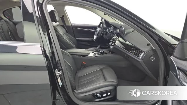 BMW 5 Series (G30) 2020 Черный из Кореи, фото 2