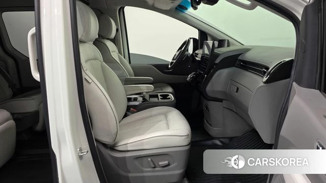 Hyundai Staria 2022 Белый из Кореи, фото 2